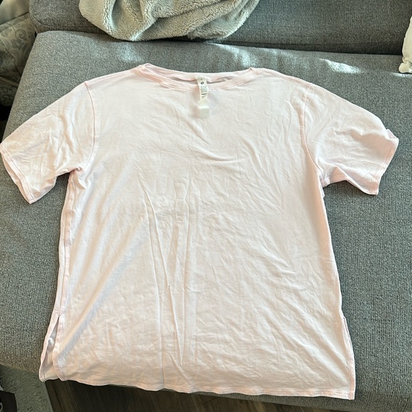 Lululemon T-shirt - Picture 1 of 4